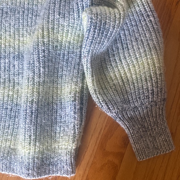 Universal thread sweater size XL - Picture 3 of 5